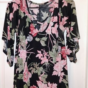 Source Unknown Black and Pink Floral Blouse PTP 21"